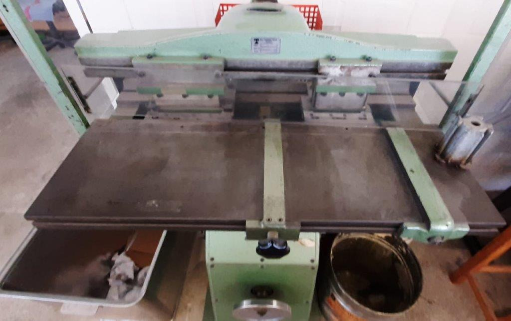 Universal punching machine Karl Tränklein USM 900 with special tool for cardboard box punching - Printing machinery: picture 1 Universal punching machine Karl Tränklein USM 900 with special tool for cardboard box punching - Printing machinery: picture 1