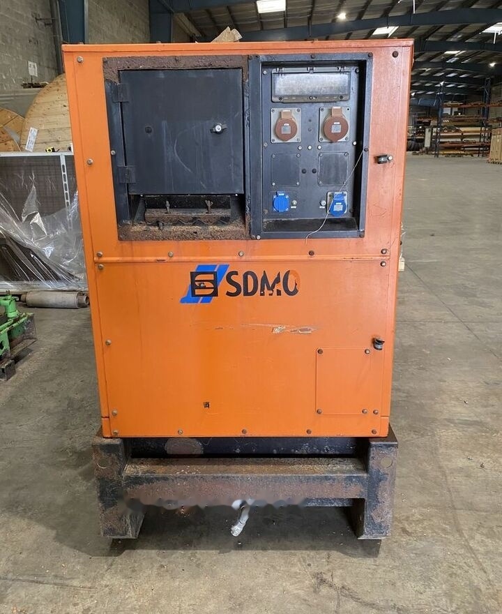 SDMO J66 - Generator set: picture 3 SDMO J66 - Generator set: picture 3