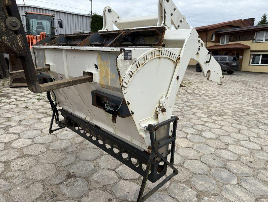 Bomag BW174 - Sand/ Salt spreader for Municipal/ Special vehicle: picture 5 Bomag BW174 - Sand/ Salt spreader for Municipal/ Special vehicle: picture 5