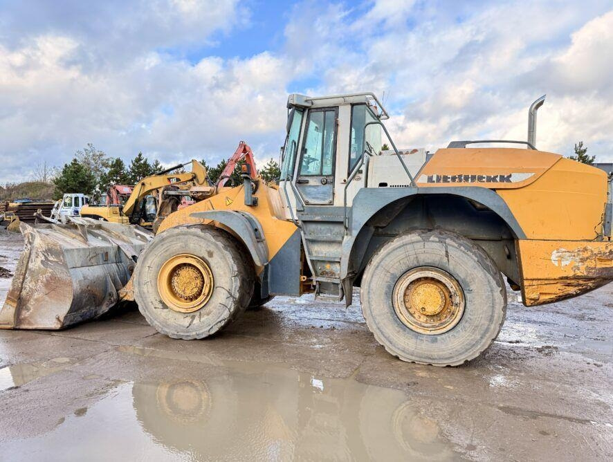 Liebherr L564 - Wheel loader: picture 2 Liebherr L564 - Wheel loader: picture 2
