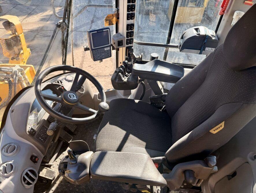 Volvo L110H - Wheel loader: picture 4 Volvo L110H - Wheel loader: picture 4