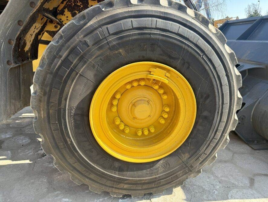 Wheel loader Volvo L120F: picture 13 Wheel loader Volvo L120F: picture 13