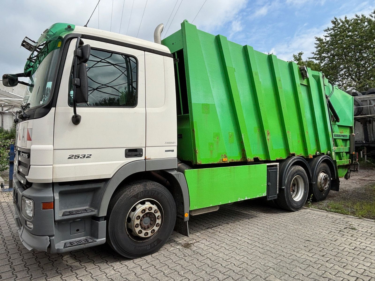 Mercedes-Benz 2532L EU5/Zöller Schüttung/VarioPress/Blatt-Luft - Garbage truck: picture 4 Mercedes-Benz 2532L EU5/Zöller Schüttung/VarioPress/Blatt-Luft - Garbage truck: picture 4