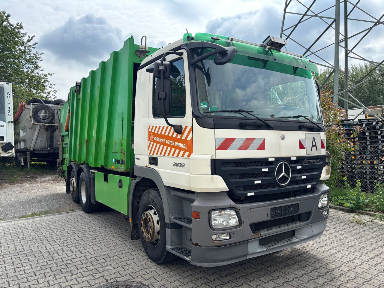 Mercedes-Benz 2532L EU5/Zöller Schüttung/VarioPress/Blatt-Luft - Garbage truck: picture 1 Mercedes-Benz 2532L EU5/Zöller Schüttung/VarioPress/Blatt-Luft - Garbage truck: picture 1