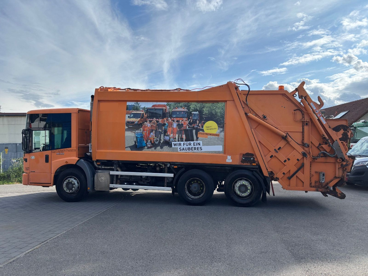 Mercedes-Benz Econic 2633 - Garbage truck: picture 3 Mercedes-Benz Econic 2633 - Garbage truck: picture 3