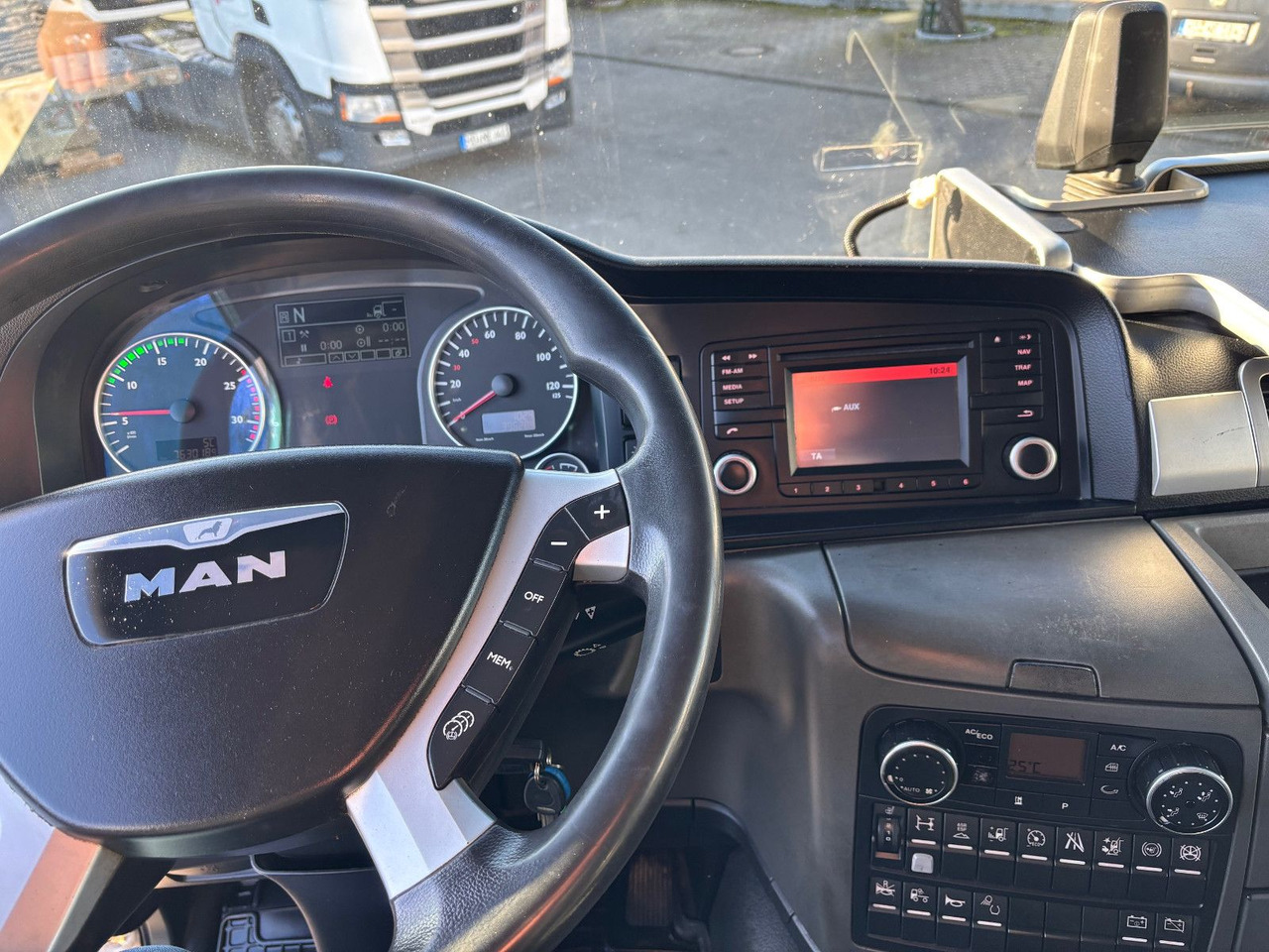 Tractor unit MAN TGS 18.440 Kipphydraulik/Intarder MAN TGS 18.440 ADR Kipphydraulik/Intarder: picture 13