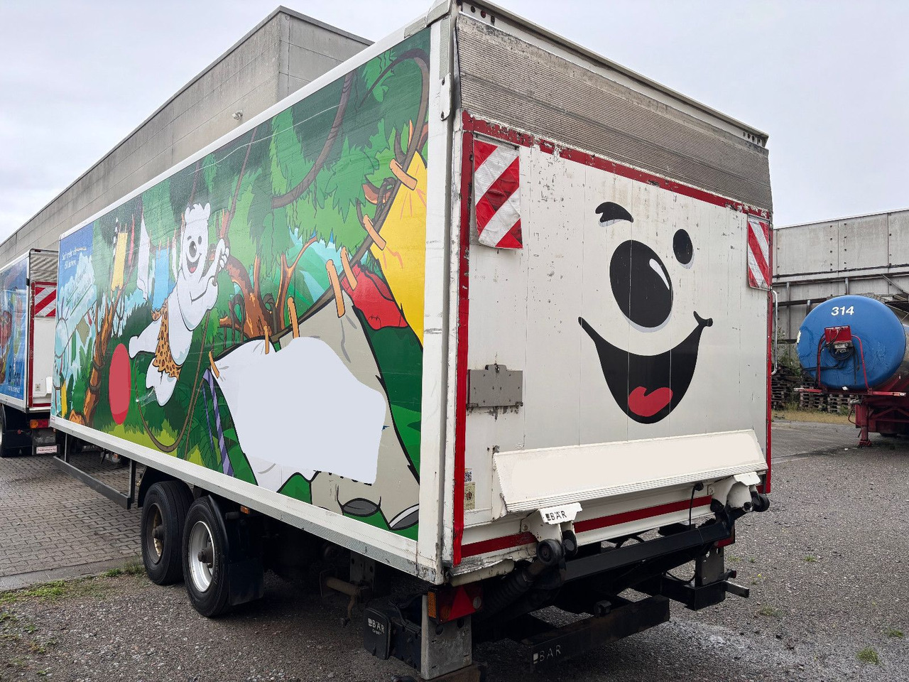 Walther Kamera/LBW/Luft/Scheiben - Closed box trailer: picture 2 Walther Kamera/LBW/Luft/Scheiben - Closed box trailer: picture 2