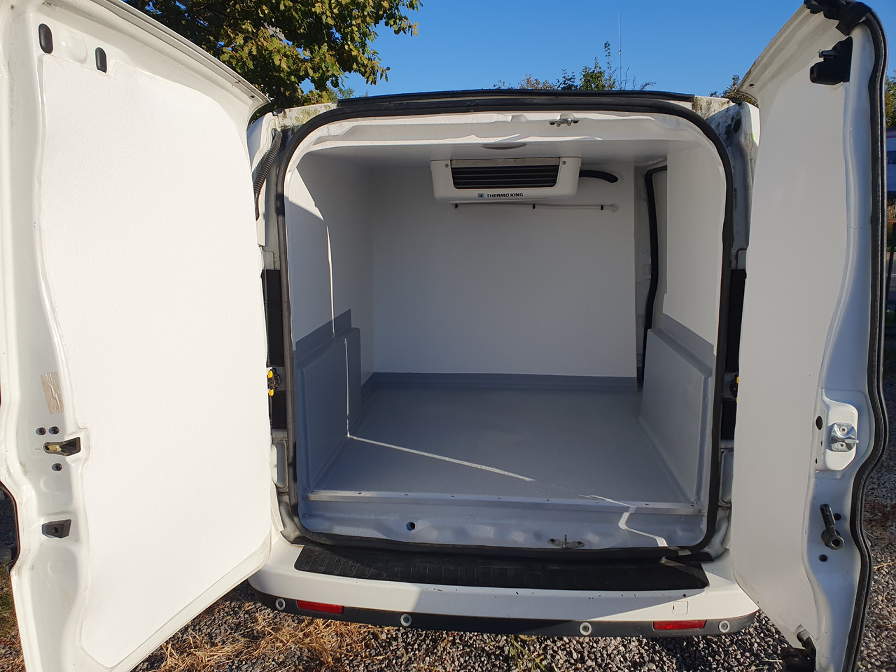 FIAT DOBLO CHLODNIA THERMOKING KLIMA EURO6 - Refrigerated van: picture 1 FIAT DOBLO CHLODNIA THERMOKING KLIMA EURO6 - Refrigerated van: picture 1