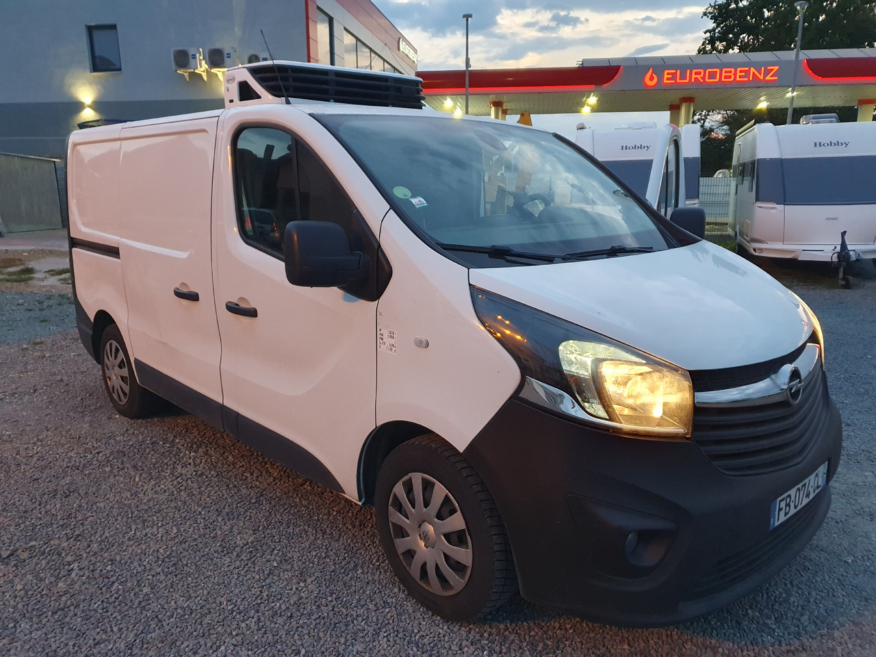 Opel VIVARO CHLODNIA CARRIER+230V KLIMA NAVI EURO6 - Refrigerated van: picture 4 Opel VIVARO CHLODNIA CARRIER+230V KLIMA NAVI EURO6 - Refrigerated van: picture 4
