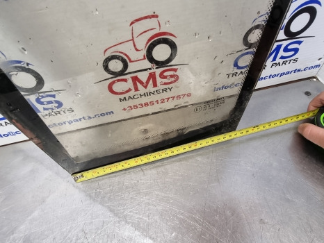 Case 5140, 5120, 5130, 5140, 5150 Cab Knee Glass Lh 1330876c1 - Window and parts: picture 2 Case 5140, 5120, 5130, 5140, 5150 Cab Knee Glass Lh 1330876c1 - Window and parts: picture 2