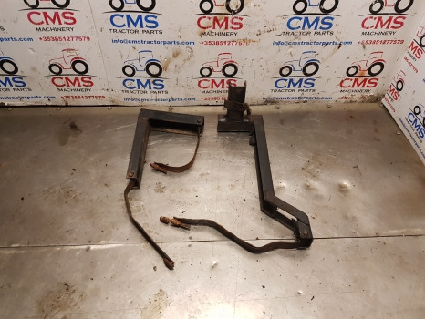 Case 5140, 5120, 5130, Fuel Tank Bracket Kit 1534442c1, 1534445c1 - Fuel tank: picture 1 Case 5140, 5120, 5130, Fuel Tank Bracket Kit 1534442c1, 1534445c1 - Fuel tank: picture 1