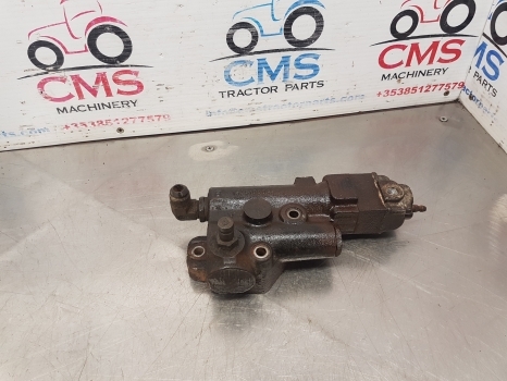 Claas Ares 836, 816, 610rz Trailer Brake Valve Parts 153108045, 6005021939 - Brake valve for Farm tractor: picture 1 Claas Ares 836, 816, 610rz Trailer Brake Valve Parts 153108045, 6005021939 - Brake valve for Farm tractor: picture 1