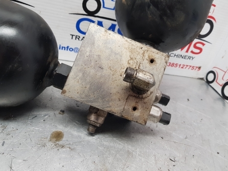 Claas Arion 500, 600 Series 640 Brake Valve, Safety Block 0021603450, 0021603451 - Brake valve for Farm tractor: picture 3 Claas Arion 500, 600 Series 640 Brake Valve, Safety Block 0021603450, 0021603451 - Brake valve for Farm tractor: picture 3