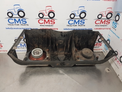 Deutz Agrotron 135, Agroton 100, 4.xx, 6.xx Engine Front Grille Assy 04411114 - Grill: picture 4 Deutz Agrotron 135, Agroton 100, 4.xx, 6.xx Engine Front Grille Assy 04411114 - Grill: picture 4