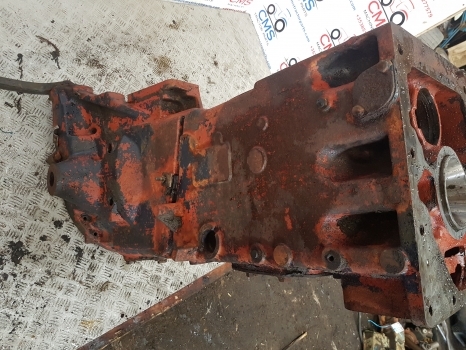 Deutz D 6806 Transmission Gearbox Housing 04302815, 04341333, 4308937 - Gearbox and parts for Farm tractor: picture 3 Deutz D 6806 Transmission Gearbox Housing 04302815, 04341333, 4308937 - Gearbox and parts for Farm tractor: picture 3