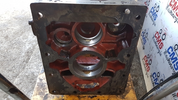 Deutz Dx 3.90 Transmission Gearbox Housing 043251440 - Gearbox and parts for Farm tractor: picture 4 Deutz Dx 3.90 Transmission Gearbox Housing 043251440 - Gearbox and parts for Farm tractor: picture 4