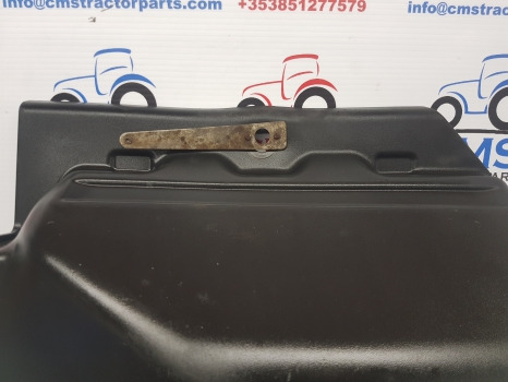 Fendt 928, 900 Series, 927, Engine Valve Unit Cover G945500170020, 931502171050 - Body and exterior: picture 4 Fendt 928, 900 Series, 927, Engine Valve Unit Cover G945500170020, 931502171050 - Body and exterior: picture 4