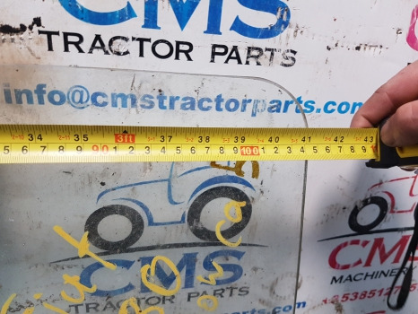 Fiat 880, 580, 680, 780, Cab Rear Glass Narrow Cab 7 Holes - Window and parts: picture 3 Fiat 880, 580, 680, 780, Cab Rear Glass Narrow Cab 7 Holes - Window and parts: picture 3