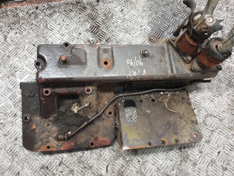 Fiat 90-90, 100-90, 110-90 Transmission Control Cover 5129987, 5130986, 5132247 - Gear stick for Farm tractor: picture 5 Fiat 90-90, 100-90, 110-90 Transmission Control Cover 5129987, 5130986, 5132247 - Gear stick for Farm tractor: picture 5