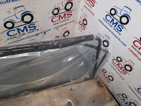 Ford 10, 600, Tw Ser 5610, Tw20 Q Cab Rear Window Kit Complete D6nn94422a12h - Window and parts: picture 3 Ford 10, 600, Tw Ser 5610, Tw20 Q Cab Rear Window Kit Complete D6nn94422a12h - Window and parts: picture 3