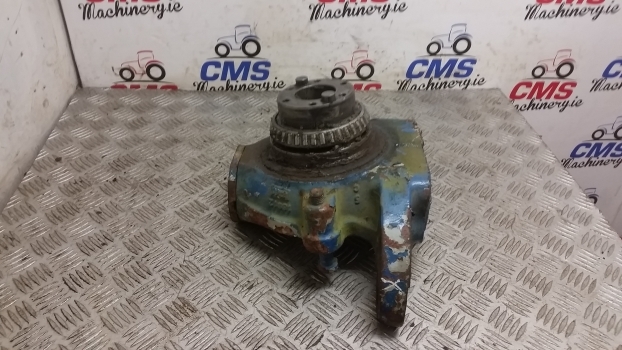 Ford 30 Series, 3930, 4130, 3230, 3430, 4830, 4630 Housing Swiwel Left 81877054 - Front axle for Farm tractor: picture 1 Ford 30 Series, 3930, 4130, 3230, 3430, 4830, 4630 Housing Swiwel Left 81877054 - Front axle for Farm tractor: picture 1