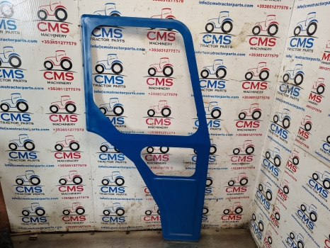 Ford 4000, 5000, 6000, 7000 Cab Door Frame Rhs 81834249 - Door and parts: picture 1 Ford 4000, 5000, 6000, 7000 Cab Door Frame Rhs 81834249 - Door and parts: picture 1