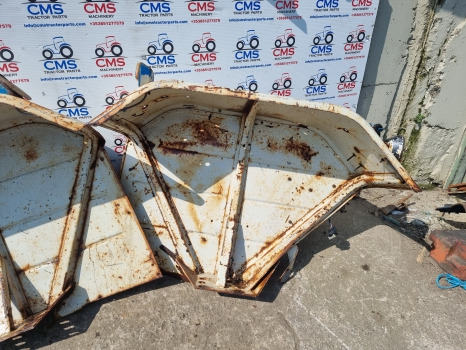 Ford 5000, 6000, 7000 Mudguard Pair As Pictures, 82008463, 82008463 - Fender: picture 3 Ford 5000, 6000, 7000 Mudguard Pair As Pictures, 82008463, 82008463 - Fender: picture 3