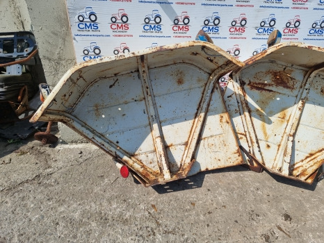 Ford 5000, 6000, 7000 Mudguard Pair As Pictures, 82008463, 82008463 - Fender: picture 2 Ford 5000, 6000, 7000 Mudguard Pair As Pictures, 82008463, 82008463 - Fender: picture 2
