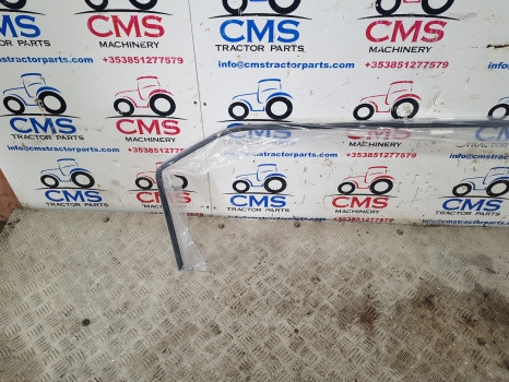 Ford 5610, 6610, 7610, 7810 Q Cab Rear Window Frame Bottom 41723 - Window and parts: picture 2 Ford 5610, 6610, 7610, 7810 Q Cab Rear Window Frame Bottom 41723 - Window and parts: picture 2
