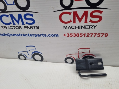 Ford 6610, 7410, 5610, Tw Cab Rear Window Latch Lh 83909518, D6nn94408n01a - Door and parts: picture 1 Ford 6610, 7410, 5610, Tw Cab Rear Window Latch Lh 83909518, D6nn94408n01a - Door and parts: picture 1