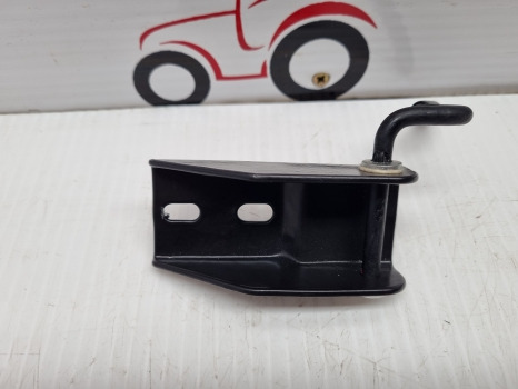 Ford 6610,7410, 5610, Tw Cab Rear Window Latch Rh 83909518, D6nn9440860a - Door and parts: picture 4 Ford 6610,7410, 5610, Tw Cab Rear Window Latch Rh 83909518, D6nn9440860a - Door and parts: picture 4