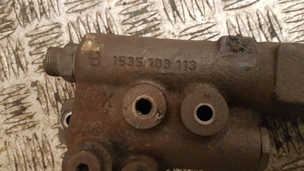 Ford, New Holland 40, Ts S. Trailer Brake Valve Distributor 81874969, 1535108113 - Brake valve for Farm tractor: picture 3 Ford, New Holland 40, Ts S. Trailer Brake Valve Distributor 81874969, 1535108113 - Brake valve for Farm tractor: picture 3