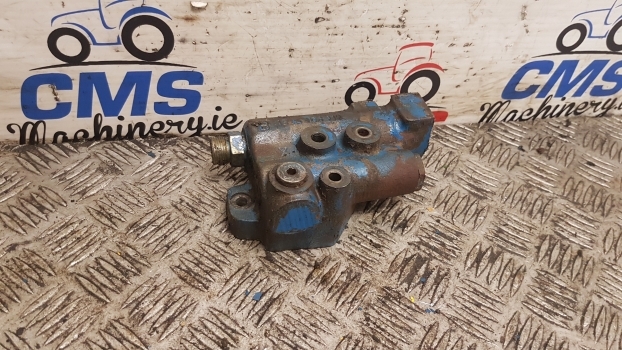 Ford, New Holland 40, Ts Trailer Brake Valve Distributor 81874969, 1535108113 - Brake valve for Farm tractor: picture 1 Ford, New Holland 40, Ts Trailer Brake Valve Distributor 81874969, 1535108113 - Brake valve for Farm tractor: picture 1