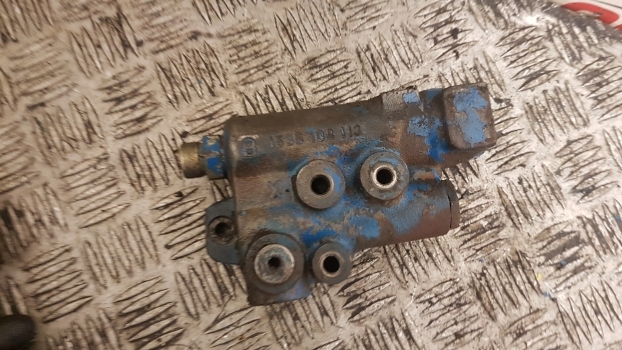 Ford, New Holland 40, Ts Trailer Brake Valve Distributor 81874969, 1535108113 - Brake valve for Farm tractor: picture 5 Ford, New Holland 40, Ts Trailer Brake Valve Distributor 81874969, 1535108113 - Brake valve for Farm tractor: picture 5