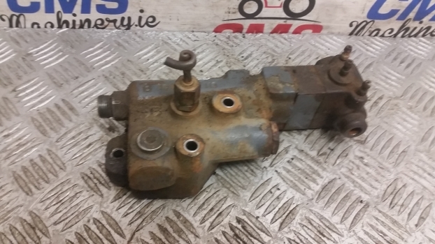 Ford New Holland 7840 40 And Ts Series Trailer Brake Valve 81874969, 1535108113 - Brake valve for Farm tractor: picture 4 Ford New Holland 7840 40 And Ts Series Trailer Brake Valve 81874969, 1535108113 - Brake valve for Farm tractor: picture 4