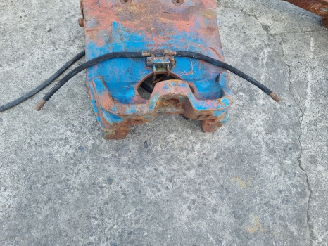 Ford New Holland Tw20, Tw10, Tw30 Front Axle Support D4nn3a042c - Front axle: picture 4 Ford New Holland Tw20, Tw10, Tw30 Front Axle Support D4nn3a042c - Front axle: picture 4