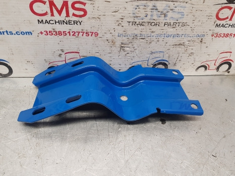 Ford Q, Sq Cab, 10, Tw, 30, 600 Series Cab Mudguard Bracket Support D5nn16n318a - Fender: picture 1 Ford Q, Sq Cab, 10, Tw, 30, 600 Series Cab Mudguard Bracket Support D5nn16n318a - Fender: picture 1