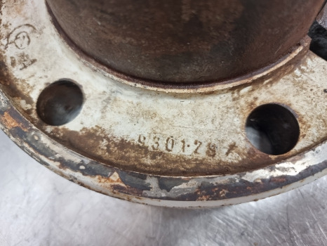 Ford Tw15, Tw10, Tw20, Wheel Wedges Pair Welded D6nn1n035a, D9nn1n036aa - Rim for Farm tractor: picture 3 Ford Tw15, Tw10, Tw20, Wheel Wedges Pair Welded D6nn1n035a, D9nn1n036aa - Rim for Farm tractor: picture 3