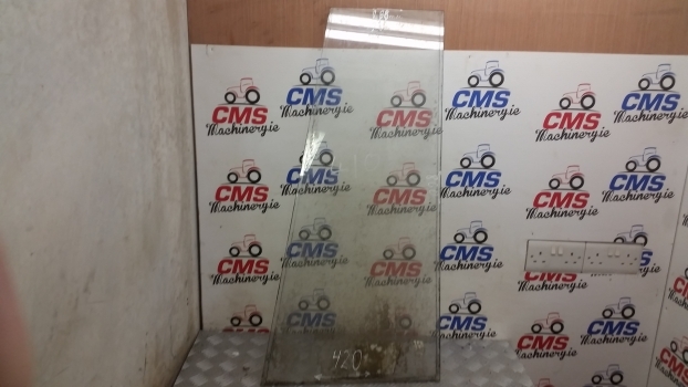 Jcb Cab Glass 82720239 82720139 - Window and parts: picture 1 Jcb Cab Glass 82720239 82720139 - Window and parts: picture 1