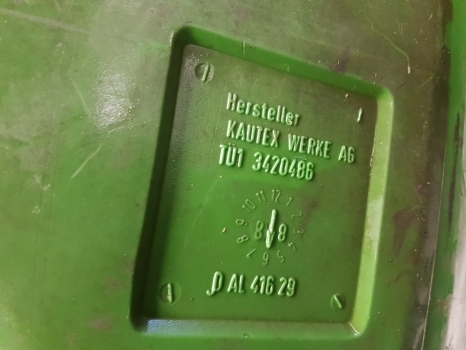 John Deere 3350, 2955, 3050, 3150 Fuel Tank Original Al59759, Al41629 - Fuel tank for Farm tractor: picture 4 John Deere 3350, 2955, 3050, 3150 Fuel Tank Original Al59759, Al41629 - Fuel tank for Farm tractor: picture 4