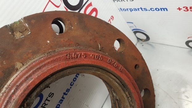 John Deere 6000 Series 6300, 6400, 6320, 6420 Front Axle Hub Bolt Plate L100238 - Wheel hub for Farm tractor: picture 2 John Deere 6000 Series 6300, 6400, 6320, 6420 Front Axle Hub Bolt Plate L100238 - Wheel hub for Farm tractor: picture 2