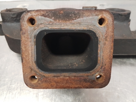 John Deere 6110 Exhaust Manifold R515588, R515588 - Exhaust manifold for Farm tractor: picture 3 John Deere 6110 Exhaust Manifold R515588, R515588 - Exhaust manifold for Farm tractor: picture 3