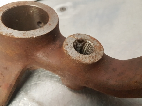 Massey Ferguson 100, 200 Series 50, 50b Fron Axle Steering Arm 1671335m1 - Steering for Farm tractor: picture 4 Massey Ferguson 100, 200 Series 50, 50b Fron Axle Steering Arm 1671335m1 - Steering for Farm tractor: picture 4