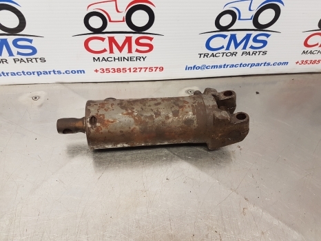 Massey Ferguson 290, 575, 590, 265, 690 Steering Cylinder 1605121m91, 3773711m91 - Front axle: picture 2 Massey Ferguson 290, 575, 590, 265, 690 Steering Cylinder 1605121m91, 3773711m91 - Front axle: picture 2