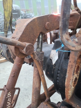 Frame/ Chassis for Agricultural machinery Massey Ferguson 4255 Pick Up Hitch For Parts: picture 6