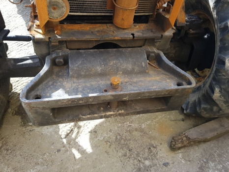 Massey Ferguson 5455, 5445, 5612, 5712, 5713 Front Weight Carrier 4270492m1 - Counterweight: picture 1 Massey Ferguson 5455, 5445, 5612, 5712, 5713 Front Weight Carrier 4270492m1 - Counterweight: picture 1
