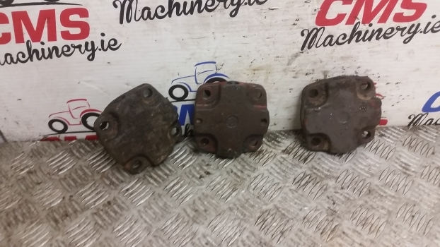 Massey Ferguson 6150, 6160 King Pin Covers 3pc 3426457m1, 3429323m1 - Steering for Farm tractor: picture 2 Massey Ferguson 6150, 6160 King Pin Covers 3pc 3426457m1, 3429323m1 - Steering for Farm tractor: picture 2