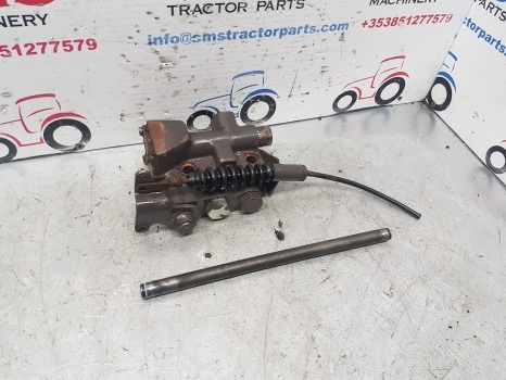 Massey Ferguson 690, 698, 699 Lift Cover Hydraulic Selector Valve - Hydraulic valve for Farm tractor: picture 1 Massey Ferguson 690, 698, 699 Lift Cover Hydraulic Selector Valve - Hydraulic valve for Farm tractor: picture 1