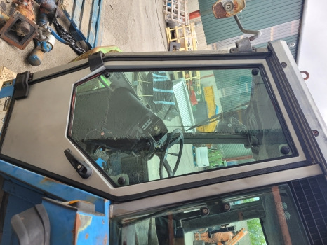 Massey Ferguson 690, 698 Landini 6550, 7550, 6880, 7880 Cab Door Lhs 3301830m93 - Door and parts: picture 1 Massey Ferguson 690, 698 Landini 6550, 7550, 6880, 7880 Cab Door Lhs 3301830m93 - Door and parts: picture 1