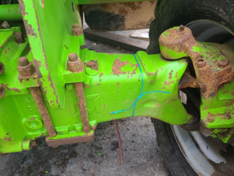 Merlo P28.7 Kt Front Axle Housing Lhs 47650 - Front axle: picture 1 Merlo P28.7 Kt Front Axle Housing Lhs 47650 - Front axle: picture 1
